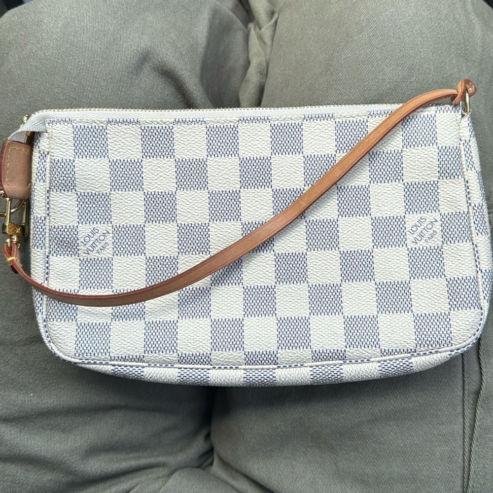 100% Authentic Louis Vuitton Damier Azur Pochette